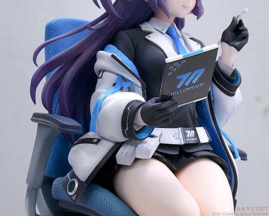 《蔚蓝档案》早濑优香角色手办开启预订，揭秘可爱会计的日常生活！(图3)